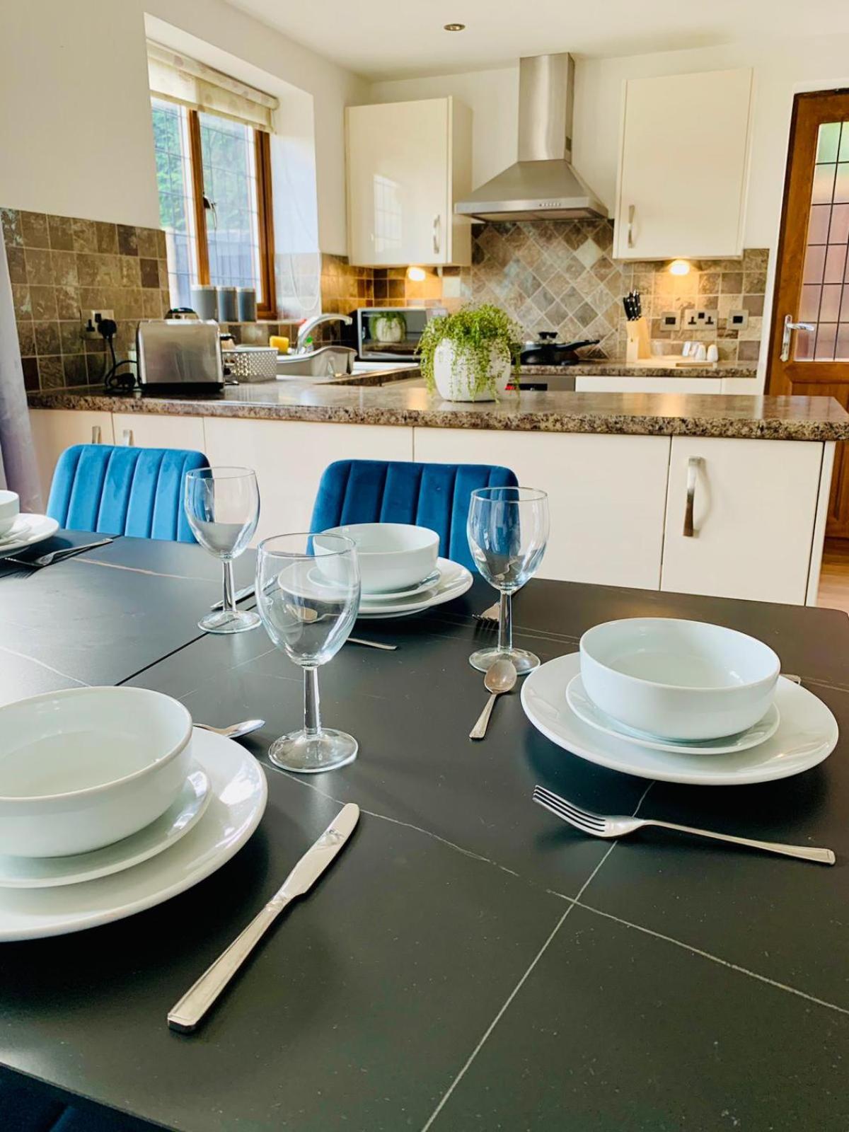 3Br House Ossett-Wakefield, Free Parking 3 Cars Wi Fi Long Stays المظهر الخارجي الصورة