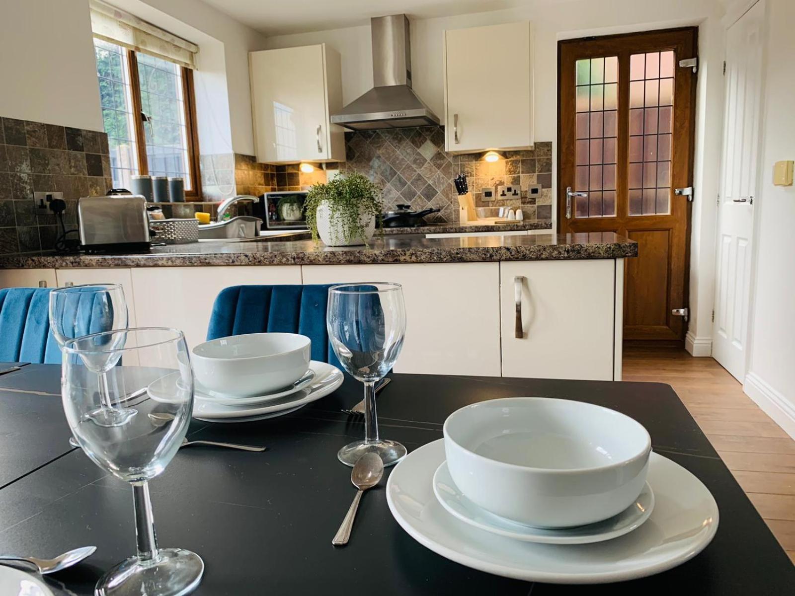 3Br House Ossett-Wakefield, Free Parking 3 Cars Wi Fi Long Stays المظهر الخارجي الصورة