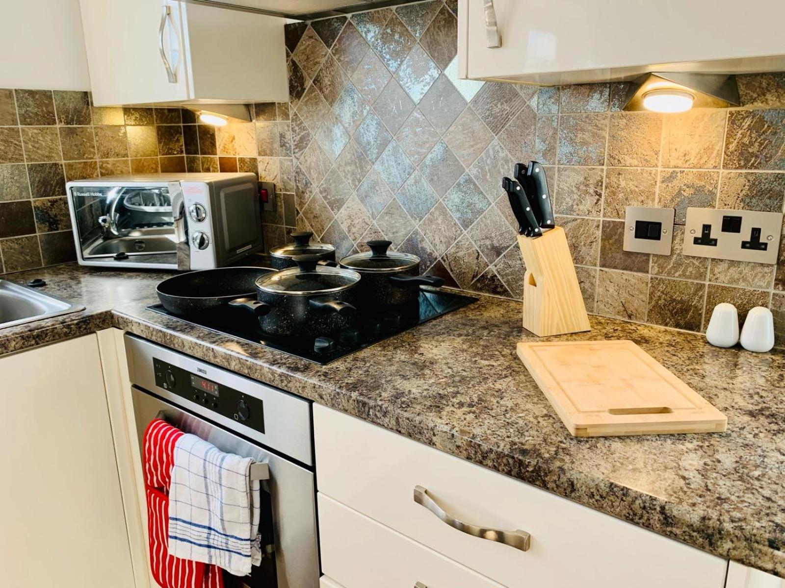 3Br House Ossett-Wakefield, Free Parking 3 Cars Wi Fi Long Stays المظهر الخارجي الصورة