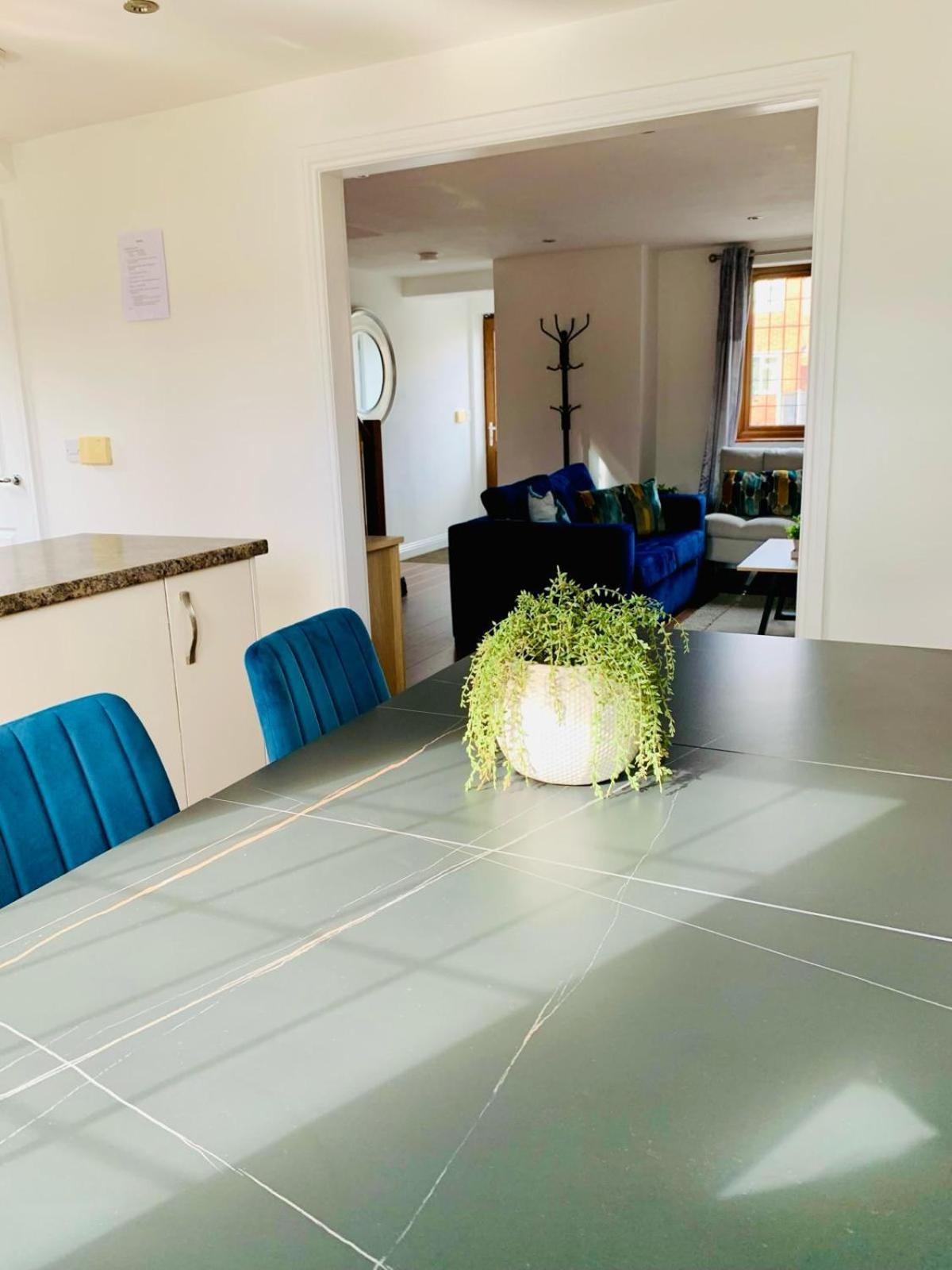 3Br House Ossett-Wakefield, Free Parking 3 Cars Wi Fi Long Stays المظهر الخارجي الصورة